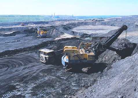 163607 61907439 Canada Oil Sands Open Pit Mining Suncor Energy 